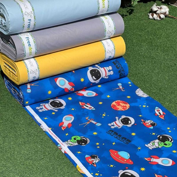 پارچه ملحفه ای عرض 240 مدل فضانورد آبی