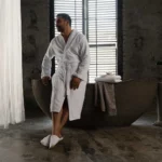 حوله پالتویی مخمل لواهوم مدل سفید - Image 4